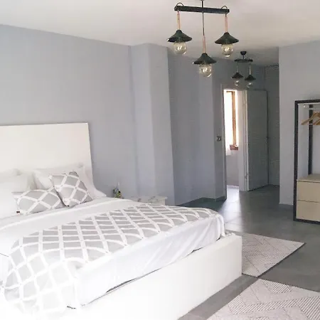 Buse Söğüt / Daily Weekly Villa *