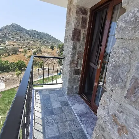 Villa Buse Söğüt / Daily Weekly
